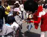 �T�C���ɉ����Ă����L�����N�^�[