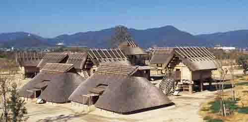 環壕集落ゾーンの竪穴式住居